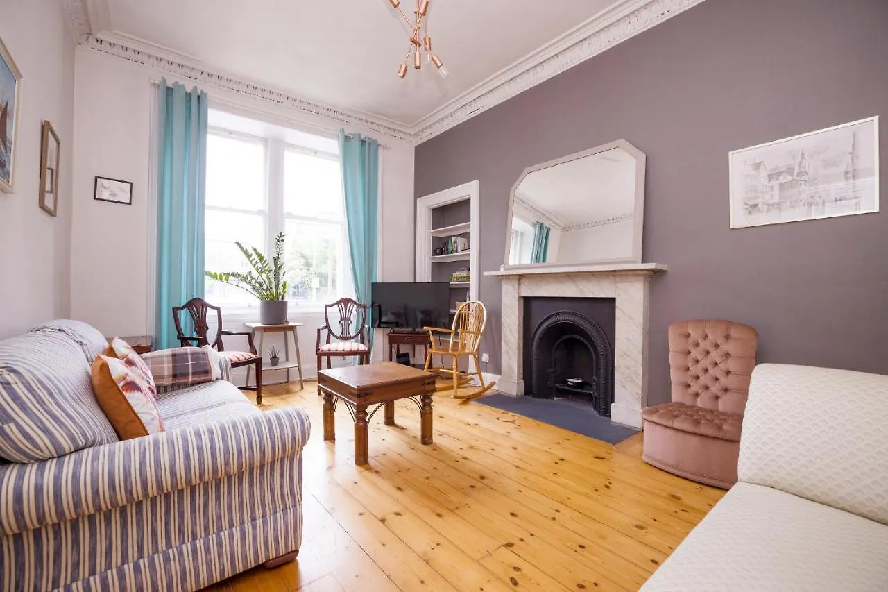 אדינבורו Joivy Splendid Apartment Near Haymarket