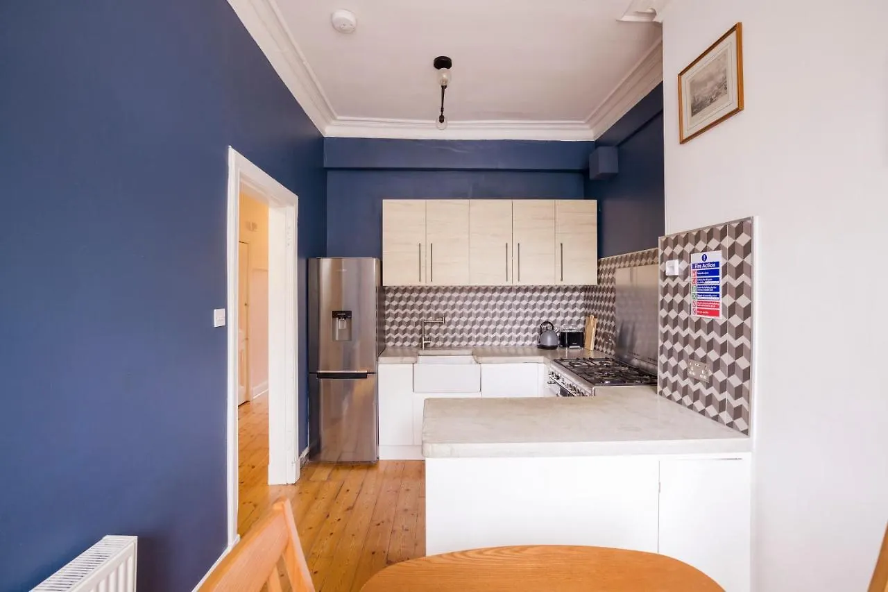 אדינבורו Joivy Splendid Apartment Near Haymarket